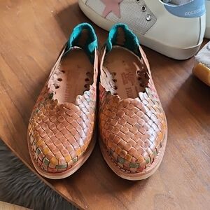 Unworn Brown Shoes from Mexico Hand Made Leather Frutos Huaracherias Size 7